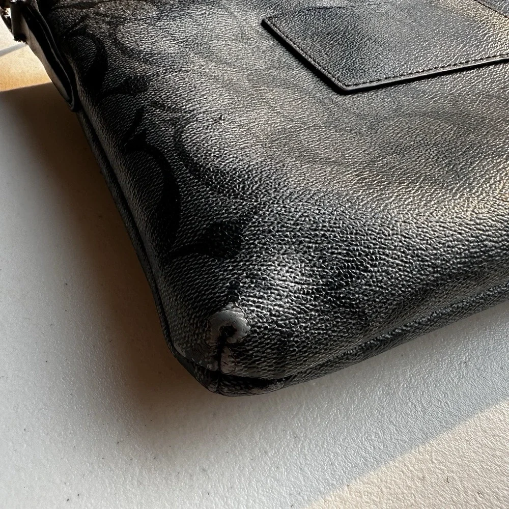 Coach Signature East West Pop Up Crossbody Bag Purse Black & Gray - GUC